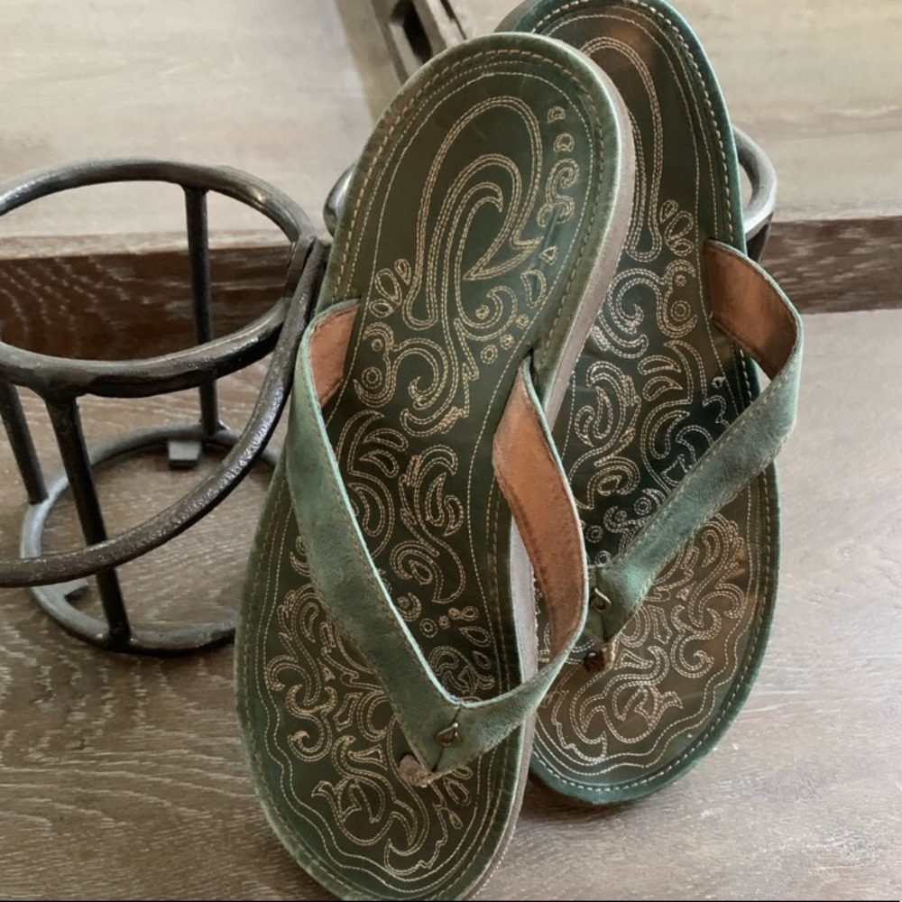 Olukai Leather Flip Flop